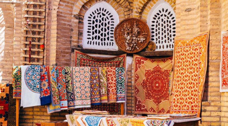 Silk carpet shopping