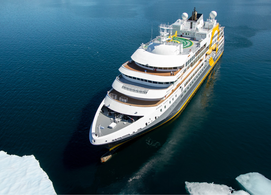 Ultramarine in Arctic landscape. Photo by Michelle Sole. 