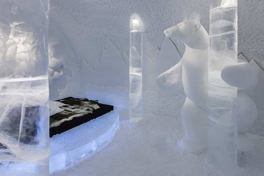 ROOM IN THE ICEHOTEL