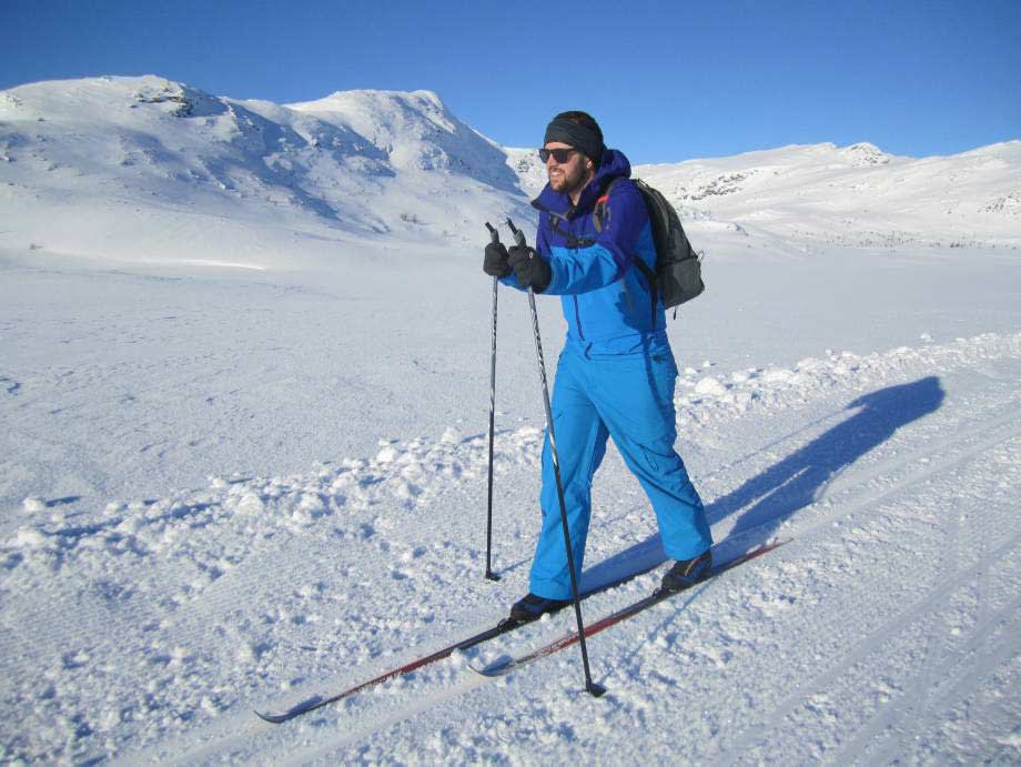 Making Tracks: Cross-Country Skiing with the Experts!