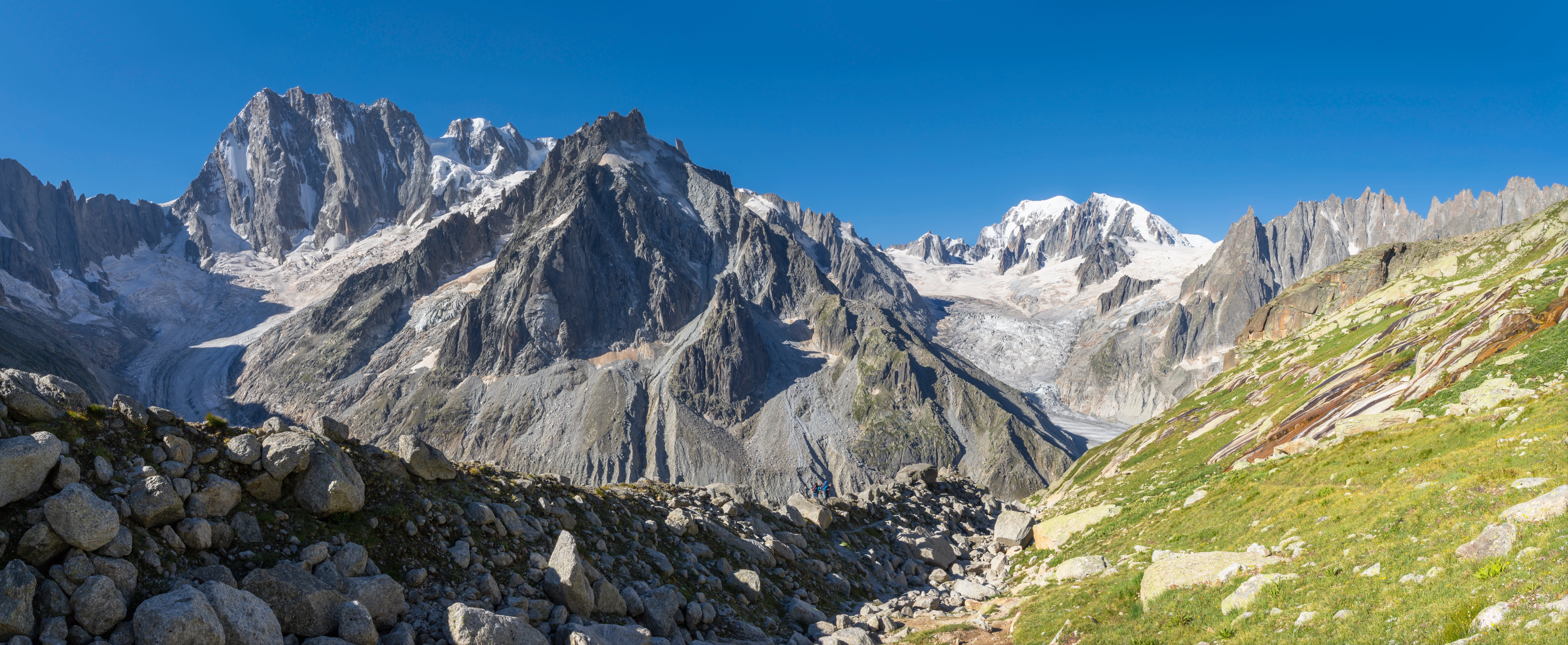 5 Wonderful Walks in the Alps