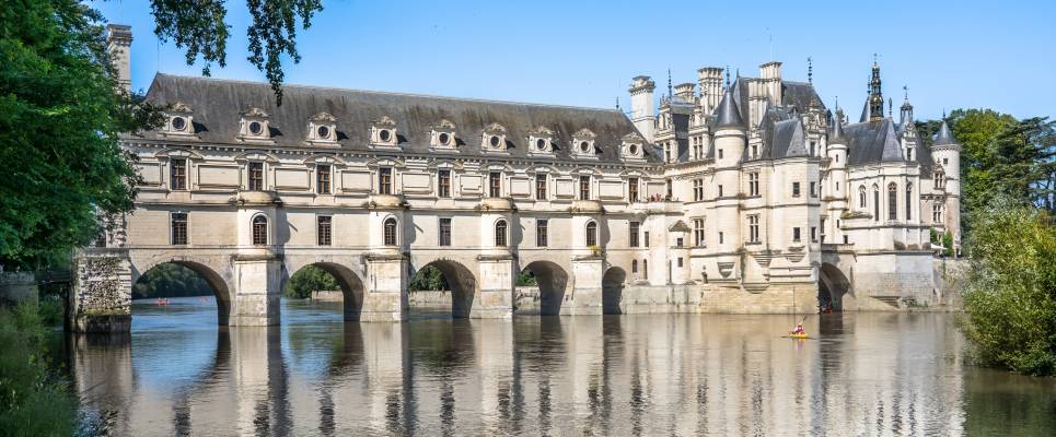 Loire Valley: Walks, Wine & Chateaux