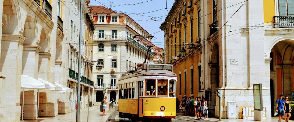 Signature Portugal | Among the Whitewashed Hills