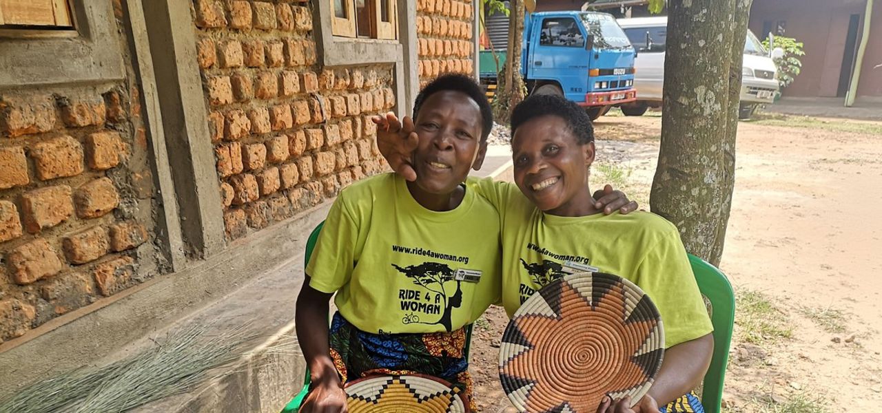 Chimps & Gorillas of Uganda