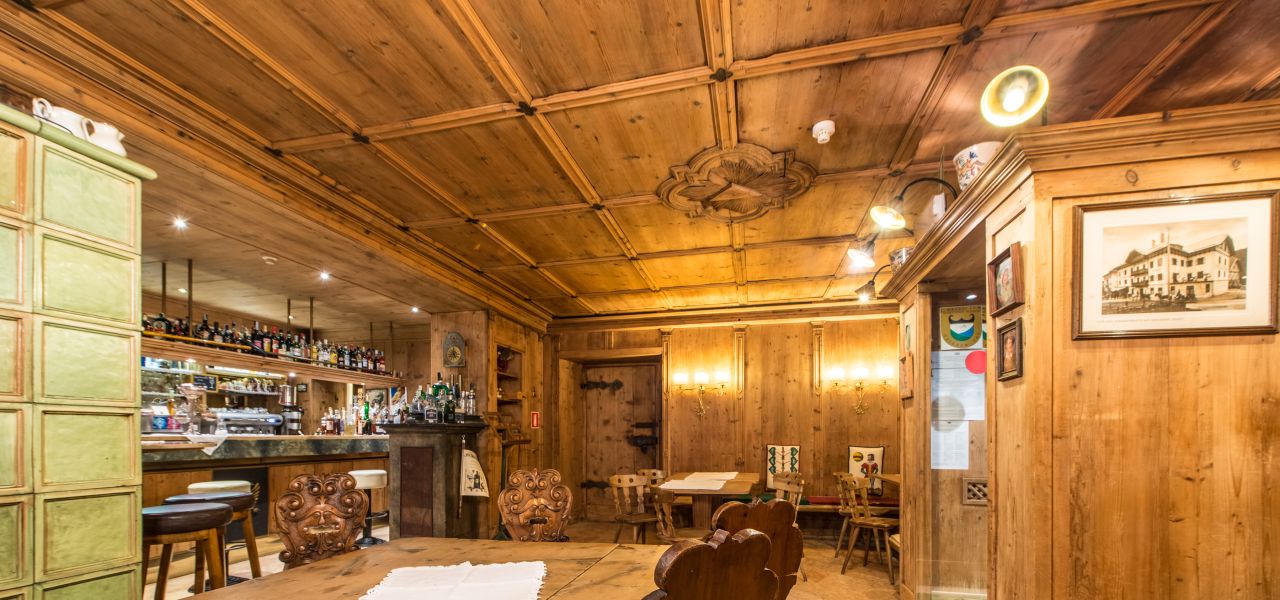 Classic Dolomites Hikes – Premium Adventure