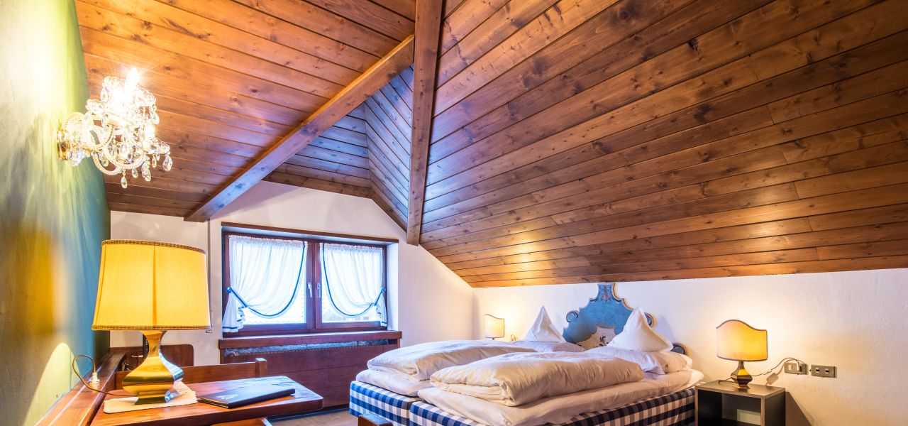 Classic Dolomites Hikes – Premium Adventure