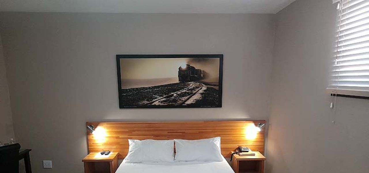 Botswana & Namibia: Delta & Dunes