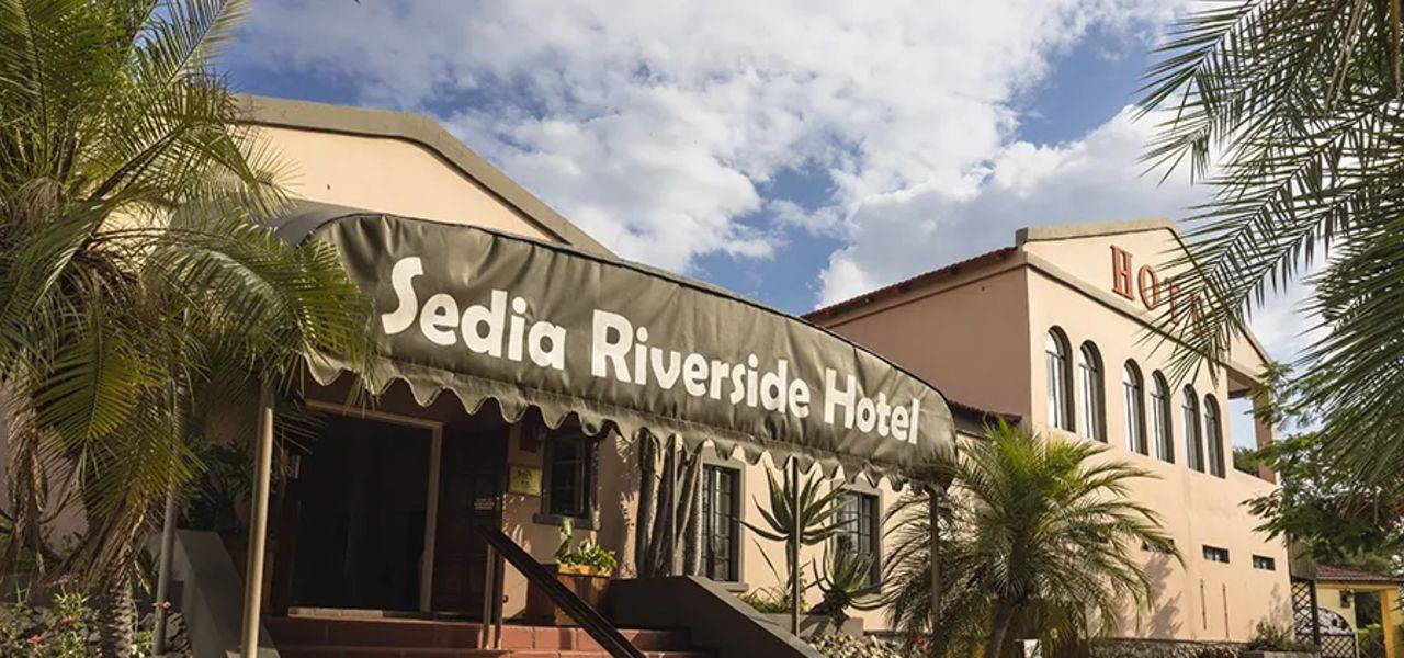 Botswana & Namibia: Delta & Dunes