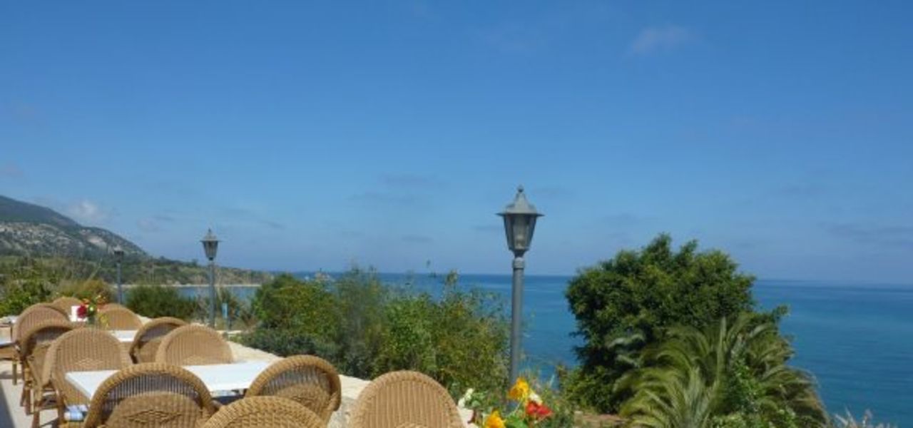 aphrodite_beach_hotel_restaurant_terrace