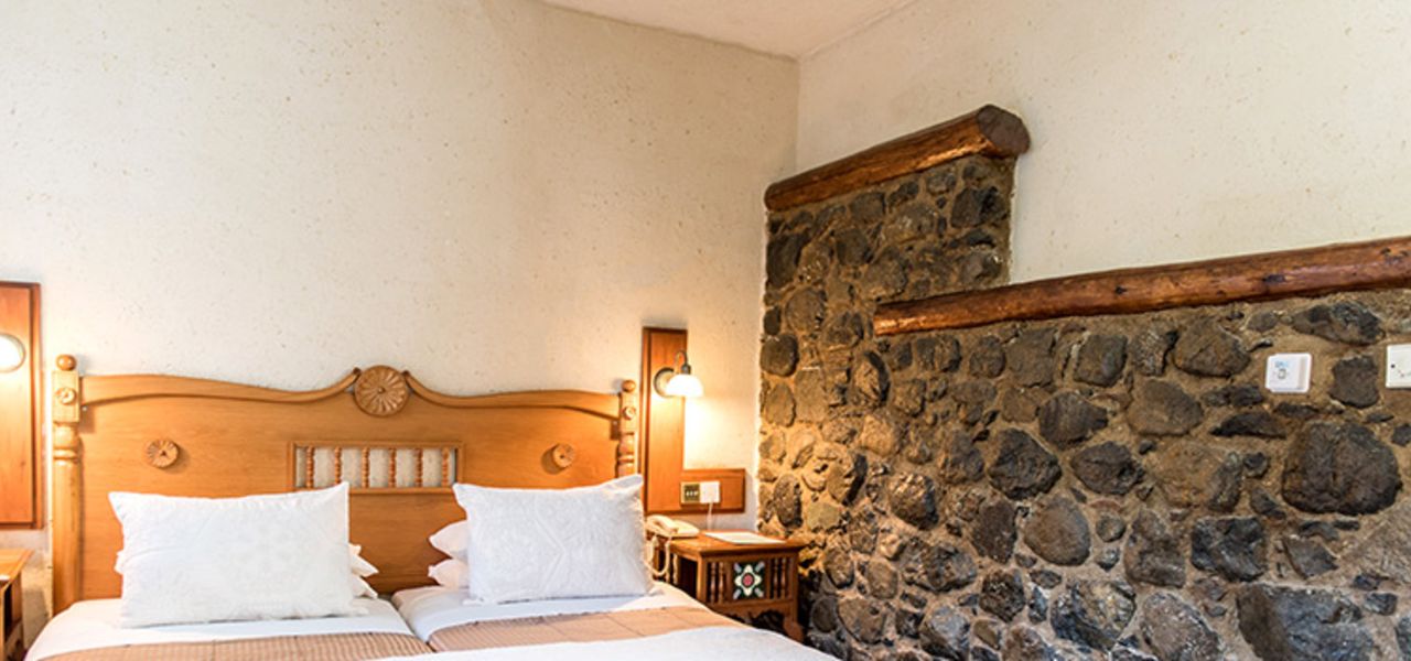 mill_hotel_std_room