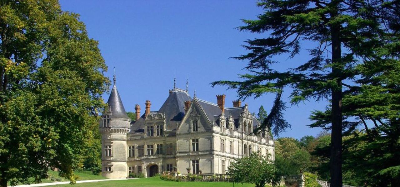 Loire Valley: Walks, Wine & Chateaux