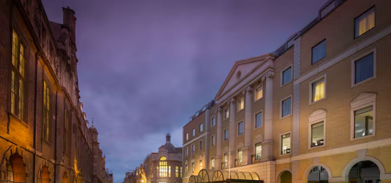 Cambridge to Oxford: WWII & Colleges – Private Group Adventure