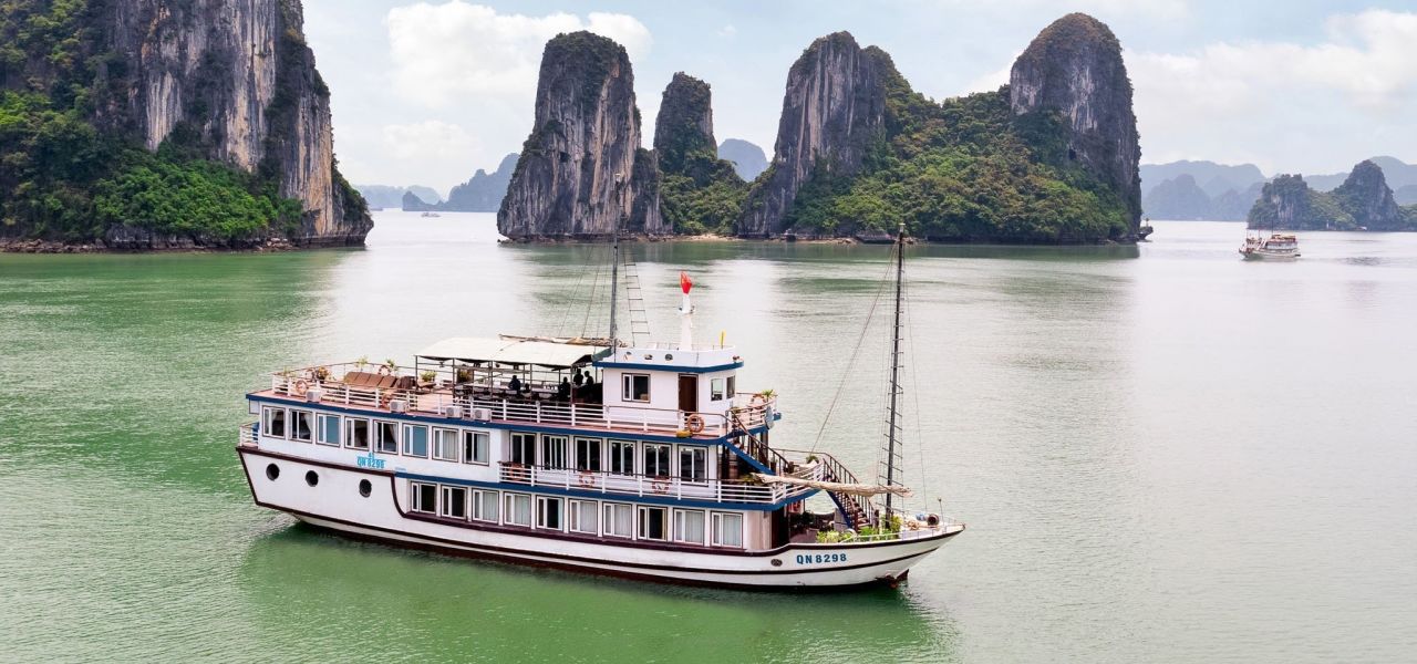 Vietnam & Angkor – Premium Adventure