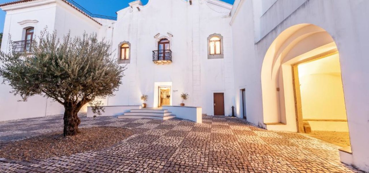 Signature Portugal | Among the Whitewashed Hills