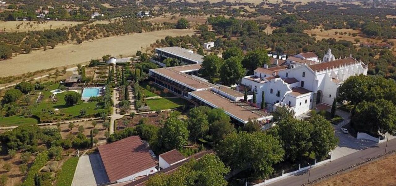 Signature Portugal | Among the Whitewashed Hills