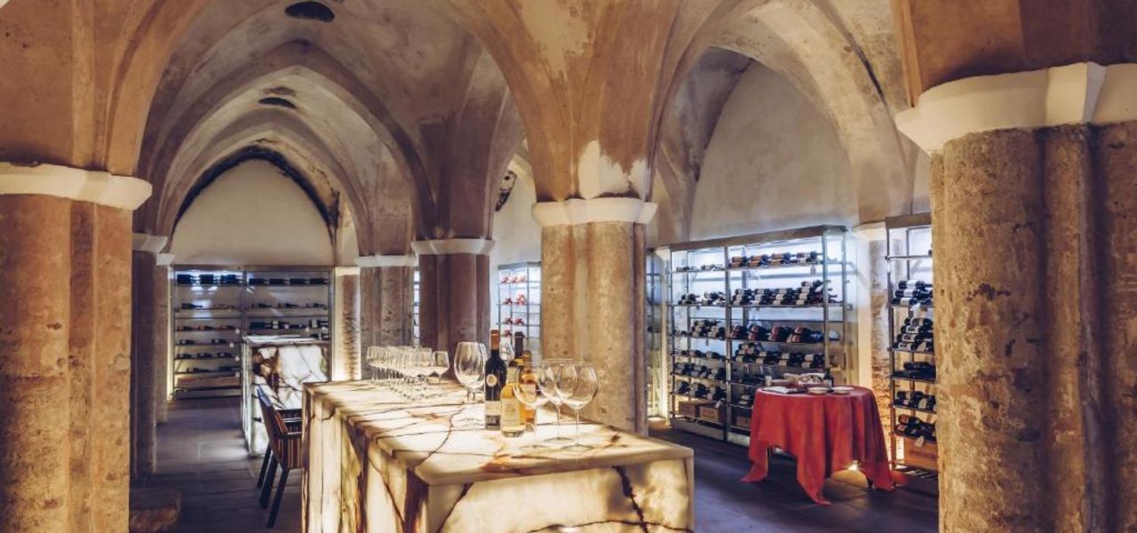 Signature Portugal | Among the Whitewashed Hills