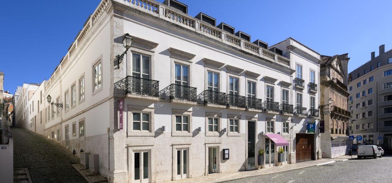 Signature Portugal | Among the Whitewashed Hills