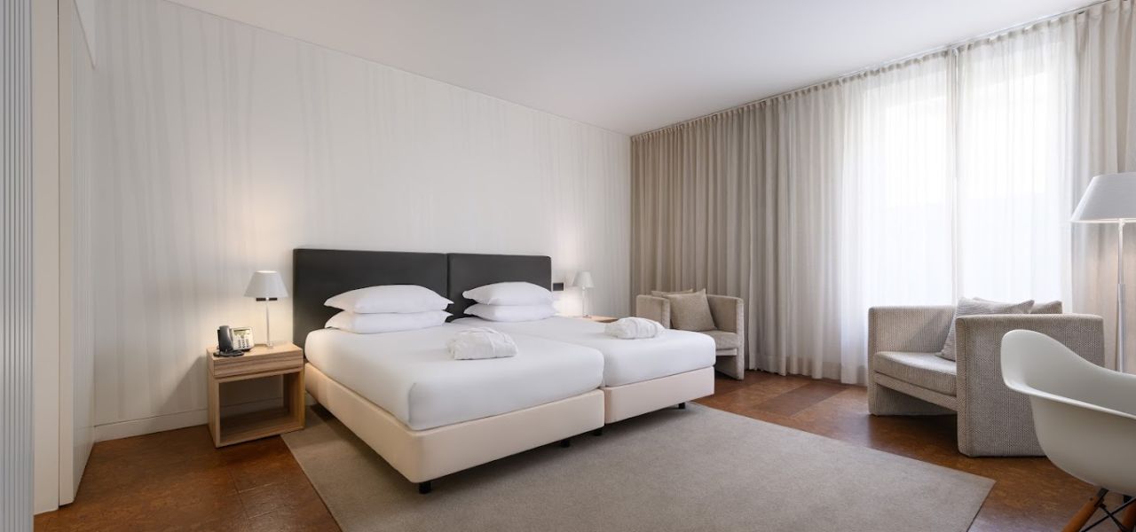 Signature Portugal | Among the Whitewashed Hills