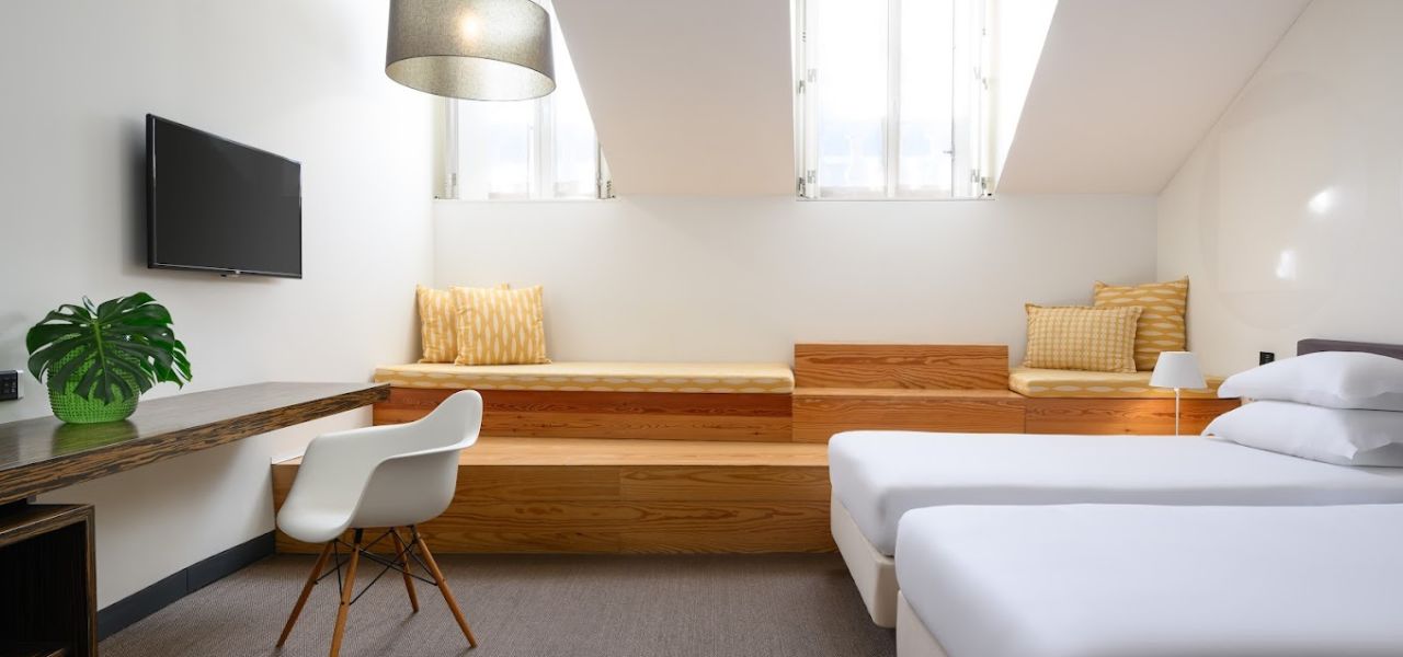 Signature Portugal | Among the Whitewashed Hills