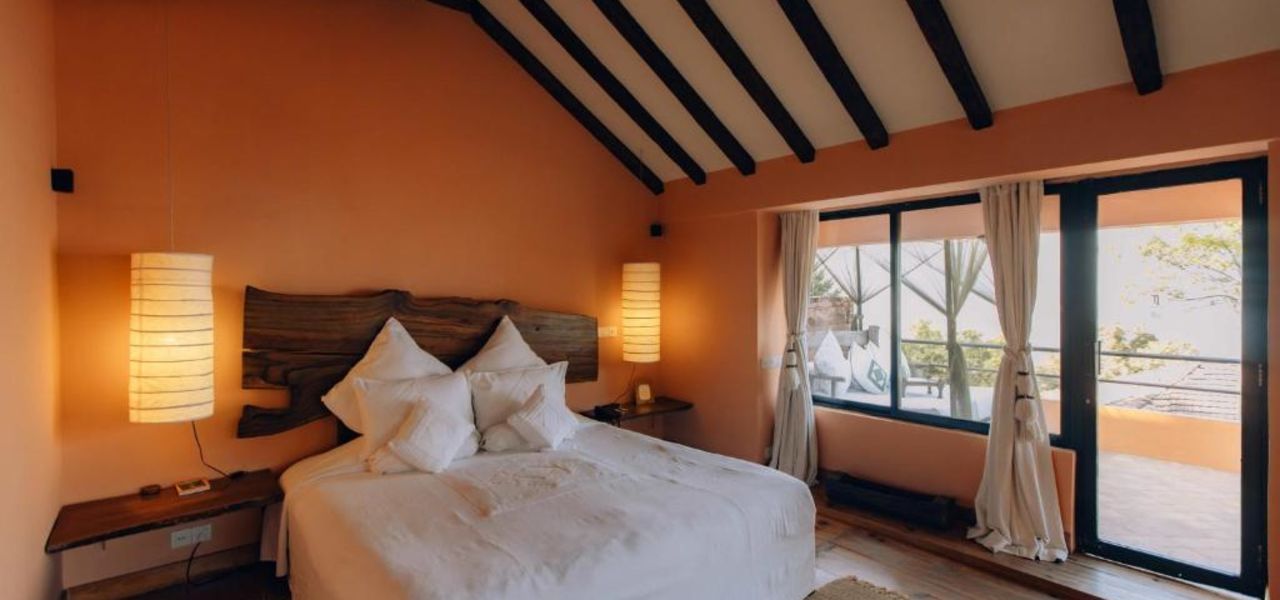 Signature Nepal & Bhutan | Peaks & Prayer Flags