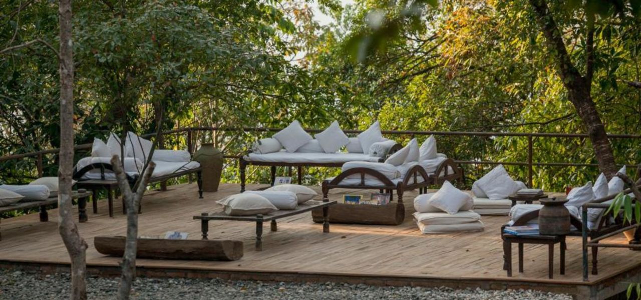 Signature Nepal & Bhutan | Peaks & Prayer Flags