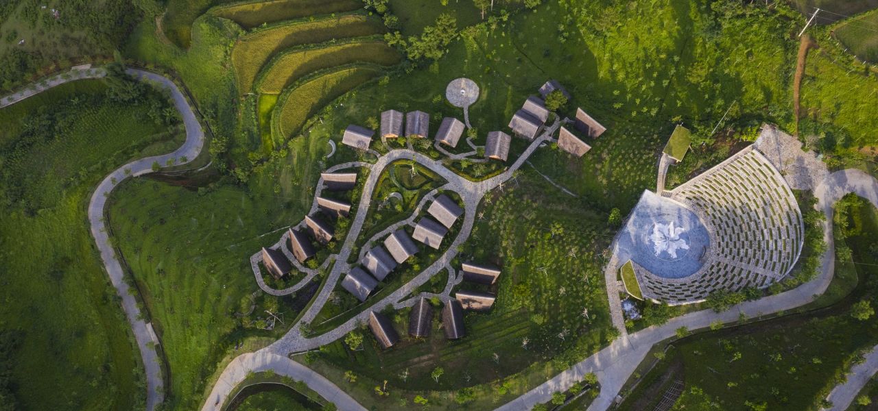 Signature Vietnam | In Fabric & Folklore