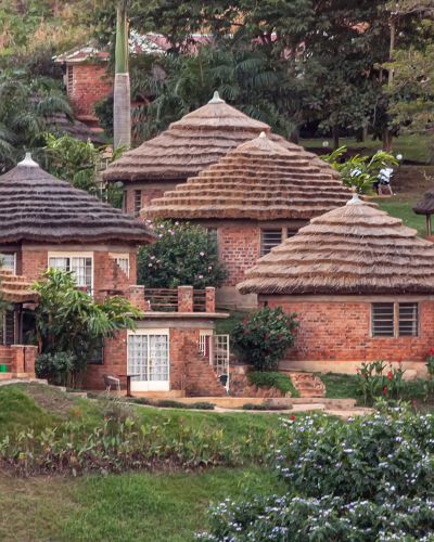 village-on-hill-slope-victoria-nile-uganda-africa