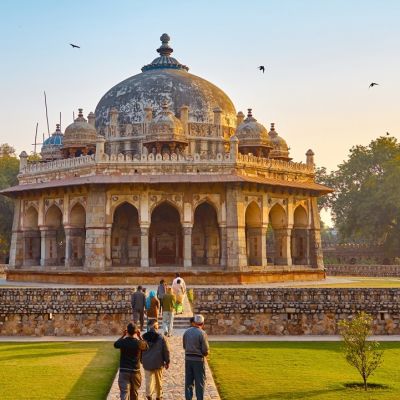 Delhi Sehenswürdigkeiten: Char Bagh Garten mit Mausoleum