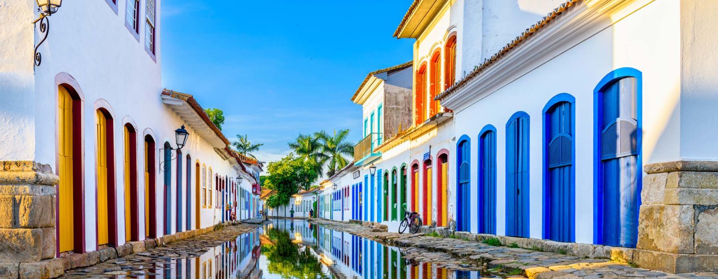 Between the colourful houses of Paraty