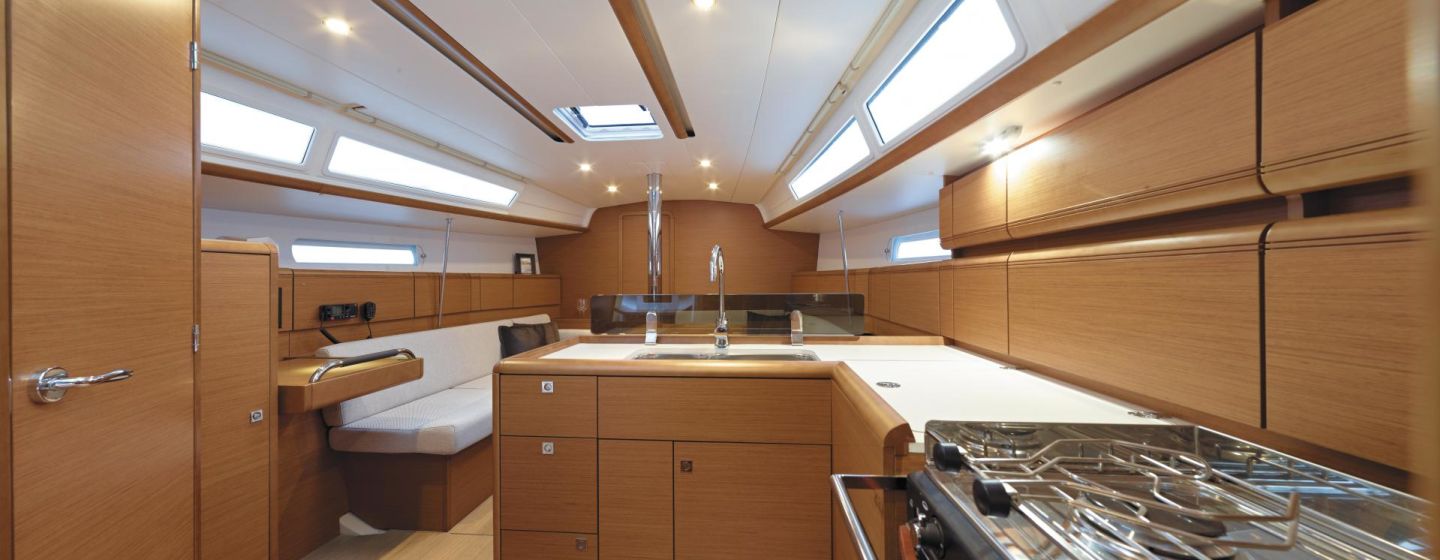 Sunsail 38 – 3 cabin Monohull