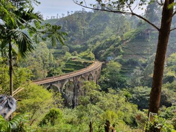 Walking Holidays in Sri Lanka, Nine Arches Bridge, Ella