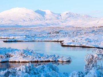 walking in iceland