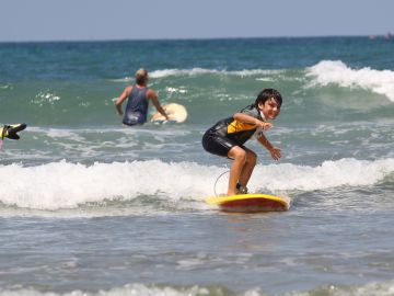 kid surfing