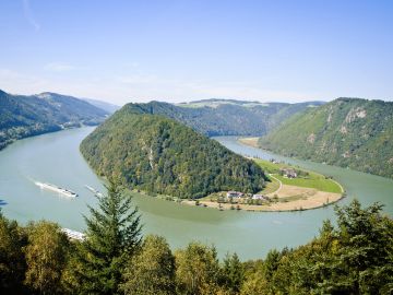 Cycling on the Danube from Passau to Vienna