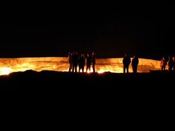 Darvaza burning gas crater - the Door to Hell