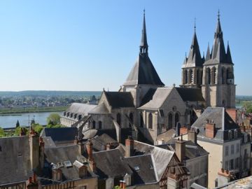 Self-Guided Cycling in the Loire