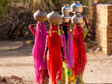 Carrying water home, Jailsalmer, Rajasthan