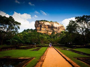 Sri Lanka: Culture & Nature