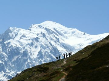 Single-Hub Vacations: Unpack Once, Explore Endlessly  