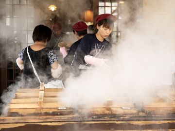 Pasta to Pakora: Top 9 Cooking Classes to Try Around the World 
