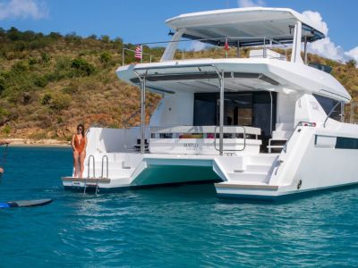 Powerboat Charters & Power Yacht Vacations | The Moorings