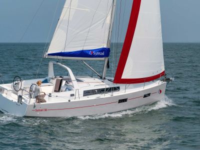 Sunsail 38.2 Exterior