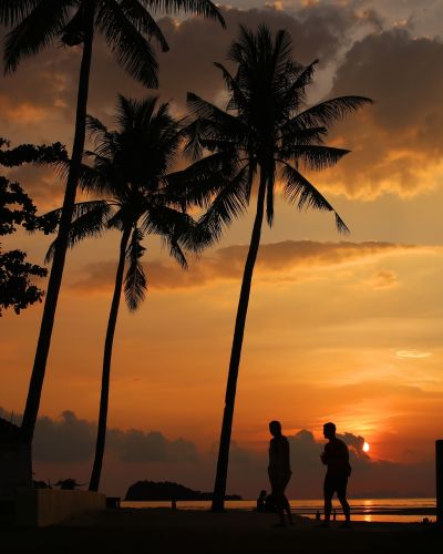 Sicherheit in Thailand: Strand bei Sonnenuntergang