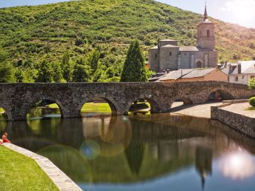 Roman bridge in Molinaseca, Leon, Spain