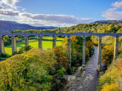 Pontcysyllte Aqueduct side