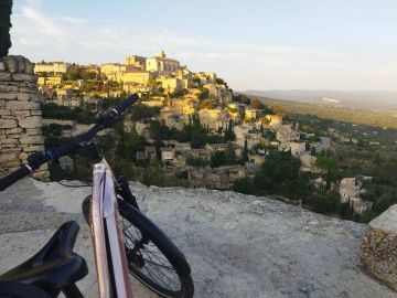 gordes-with-ebike