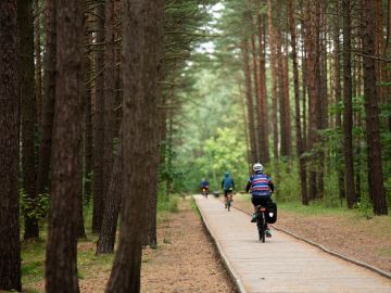biking tours in europe