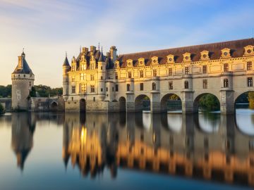 Loire Valley: Walks, Wine & Chateaux