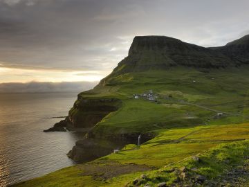 Arctic Saga: Spitsbergen, Faroes & Jan Mayen