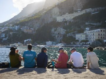Travel Experts & Leaders
